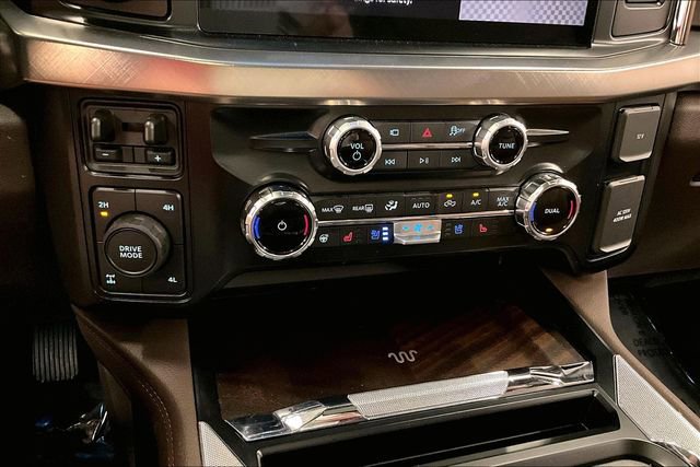 Used 2025 Ford F350 King Ranch AWD/4WD image 32