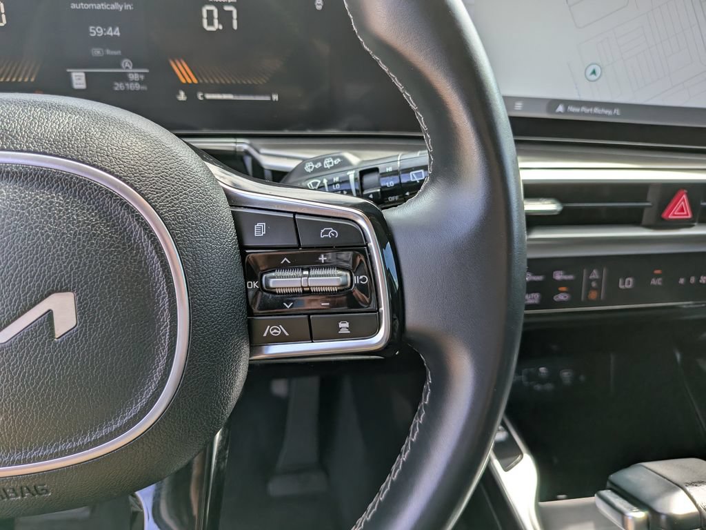 Certified 2025 Kia Sorento S FWD image 33