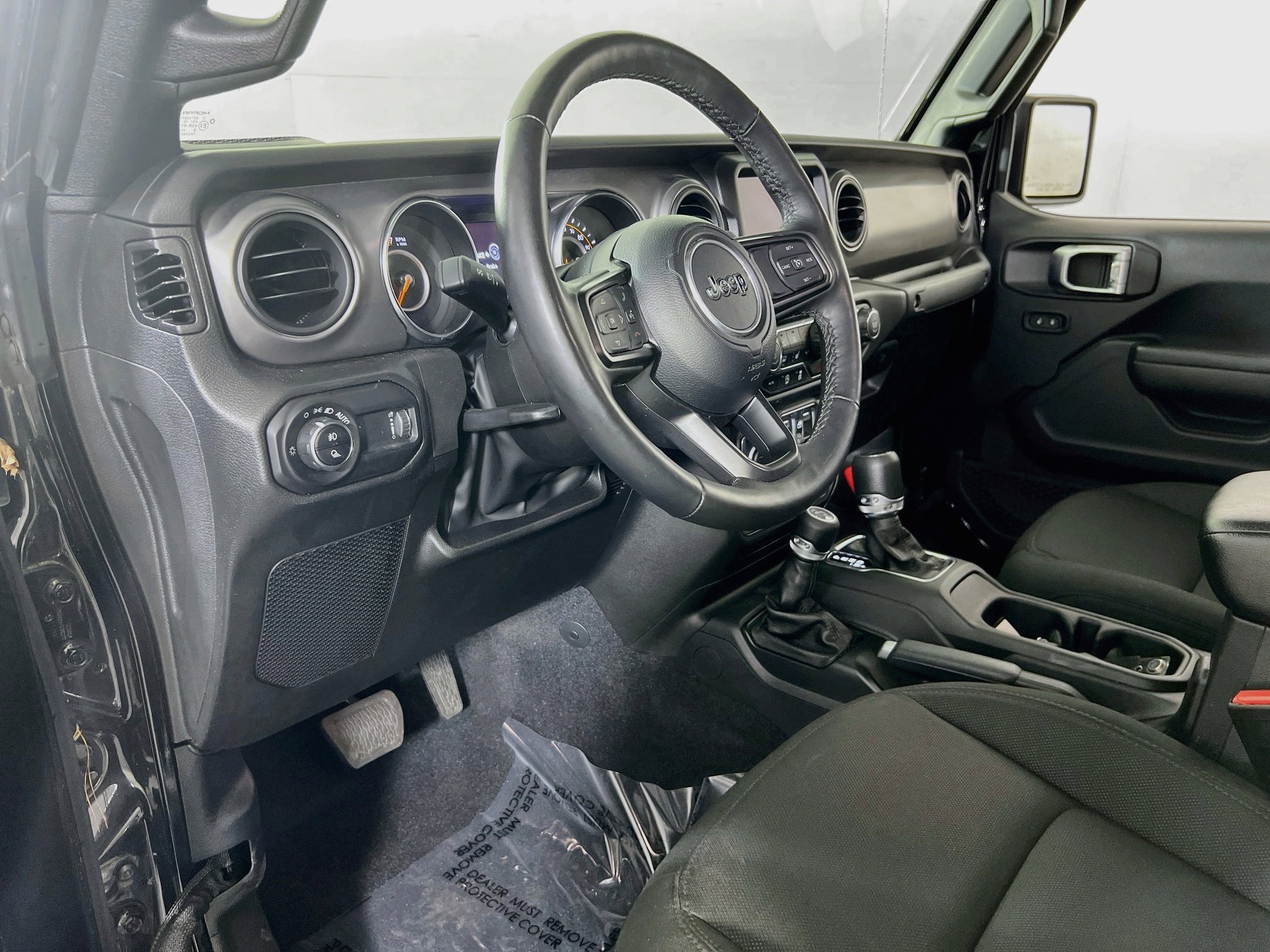 Used 2023 Jeep Gladiator Sport AWD/4WD image 8
