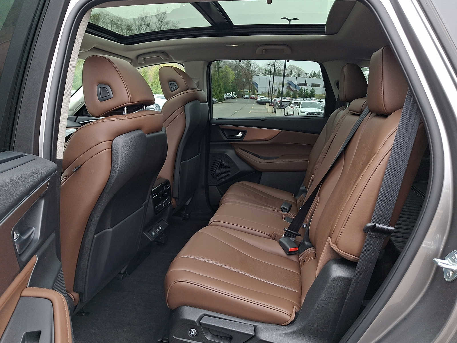 Used 2023 Acura MDX SH-AWD w/ Technology Package image 10