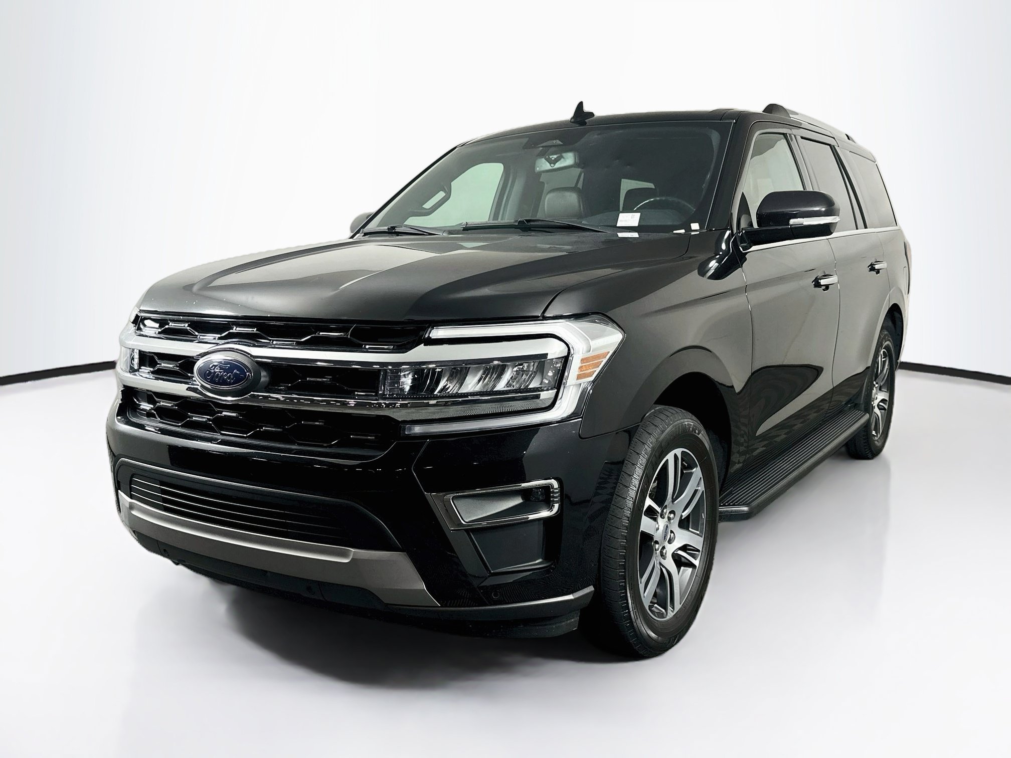Used 2024 Ford Expedition Limited RWD image 3