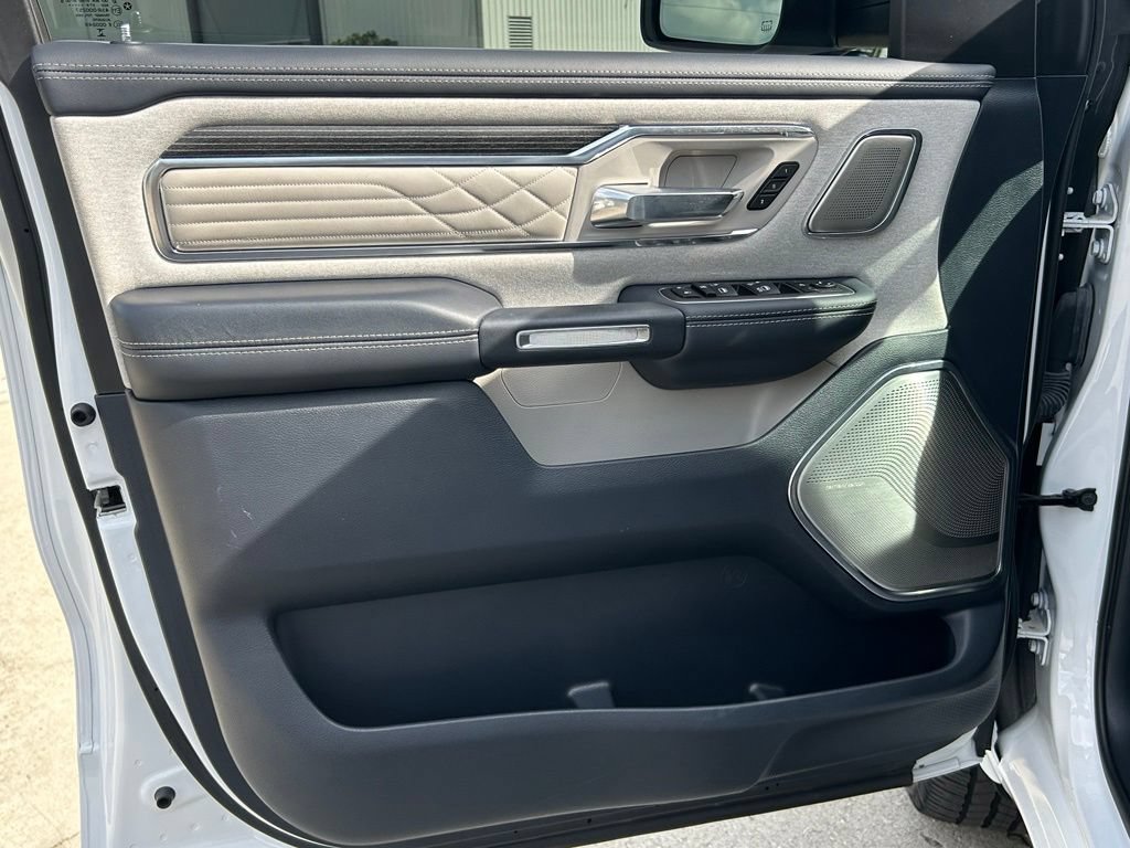 Used 2024 RAM 1500 Limited AWD/4WD image 17