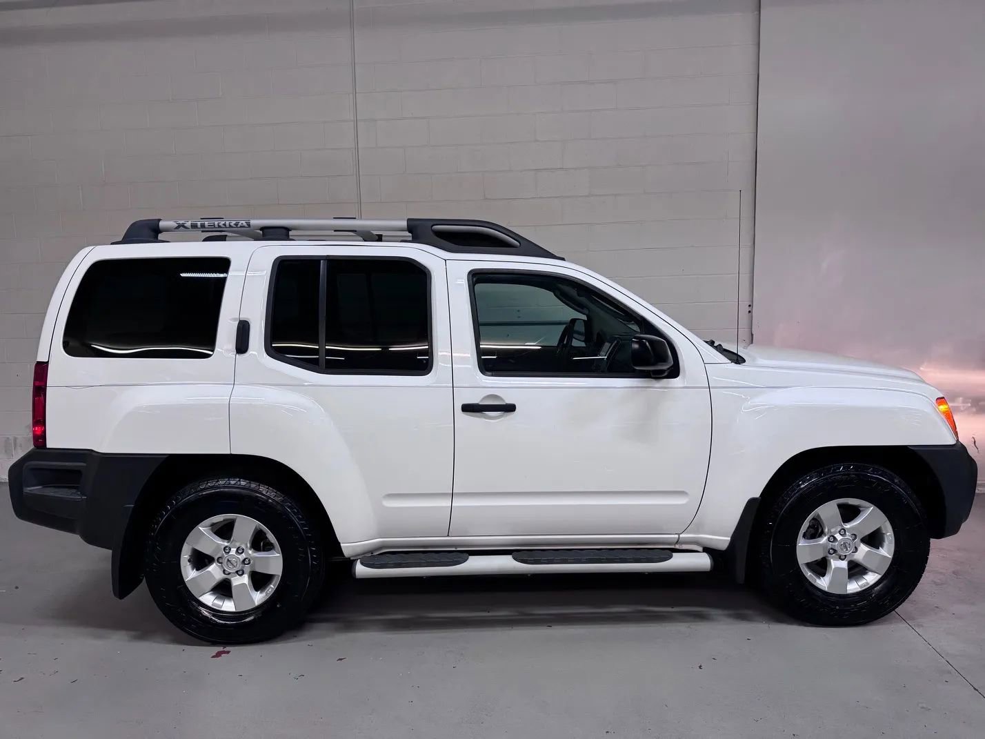 Used 2010 Nissan Xterra S RWD image 2