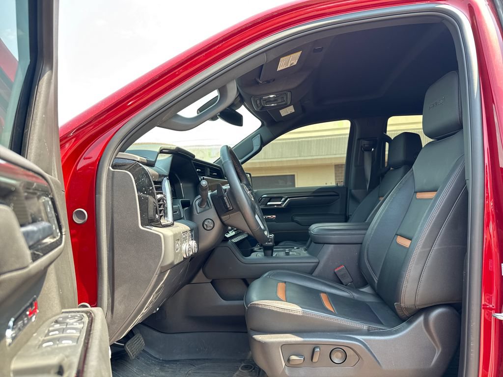 Used 2024 GMC Sierra 1500 AT4 w/ AT4 Premium Package AWD/4WD image 12