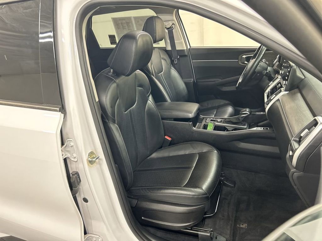 Used 2021 Kia Sorento EX w/ Panoramic Sunroof Package AWD/4WD image 24