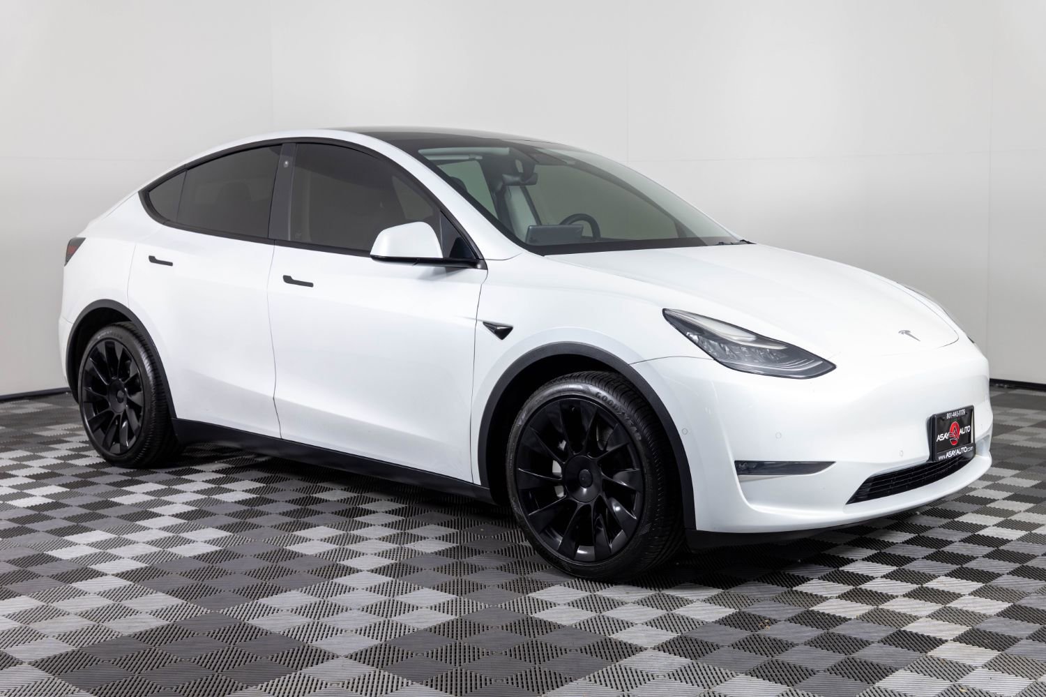 Used 2021 Tesla Model Y Long Range image 10