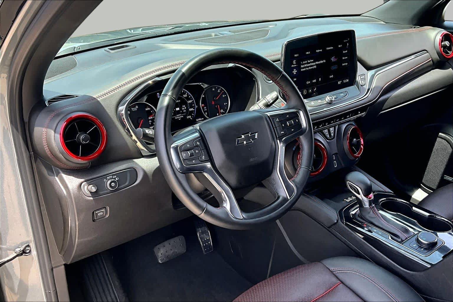 Used 2025 Chevrolet Blazer RS FWD image 18