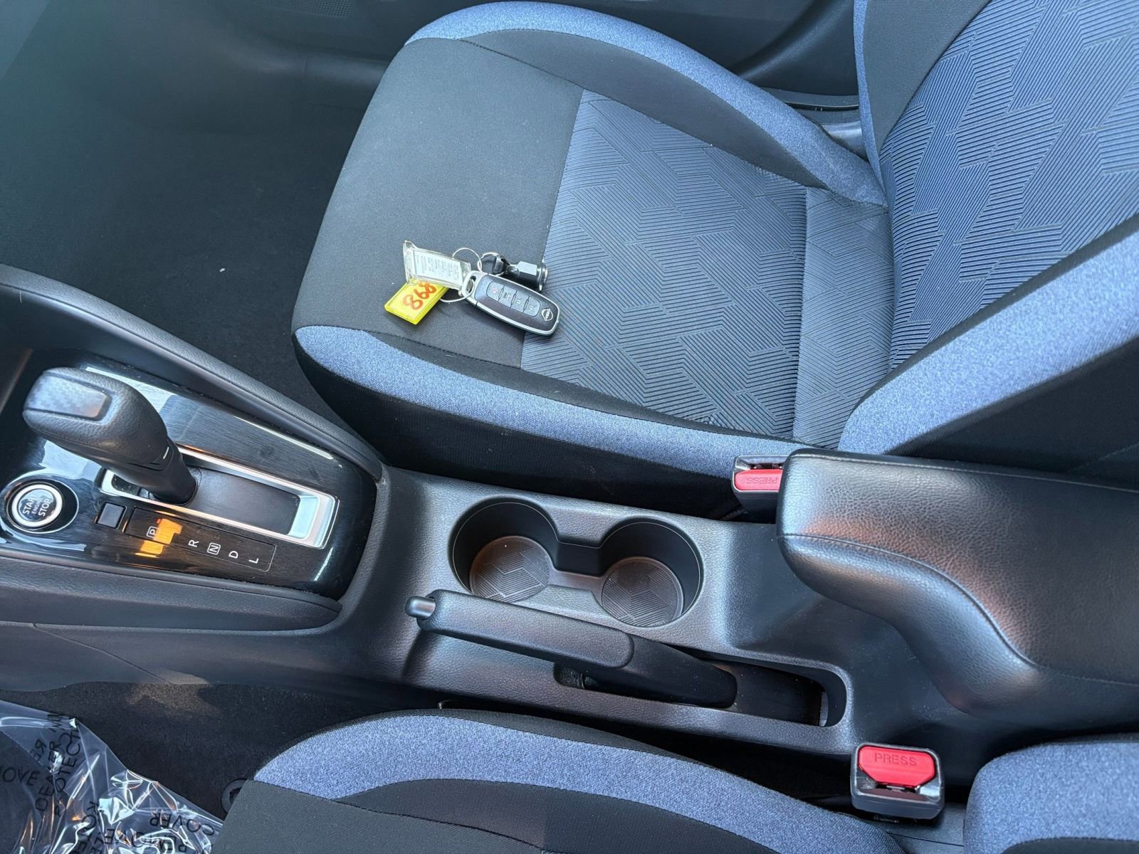 Used 2025 Nissan Versa SV image 39