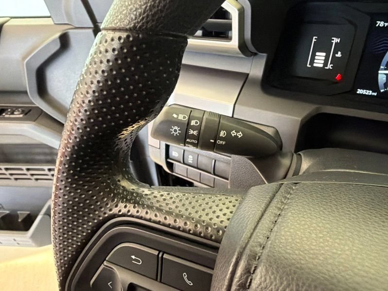 Used 2025 Toyota Tacoma SR5 AWD/4WD image 24