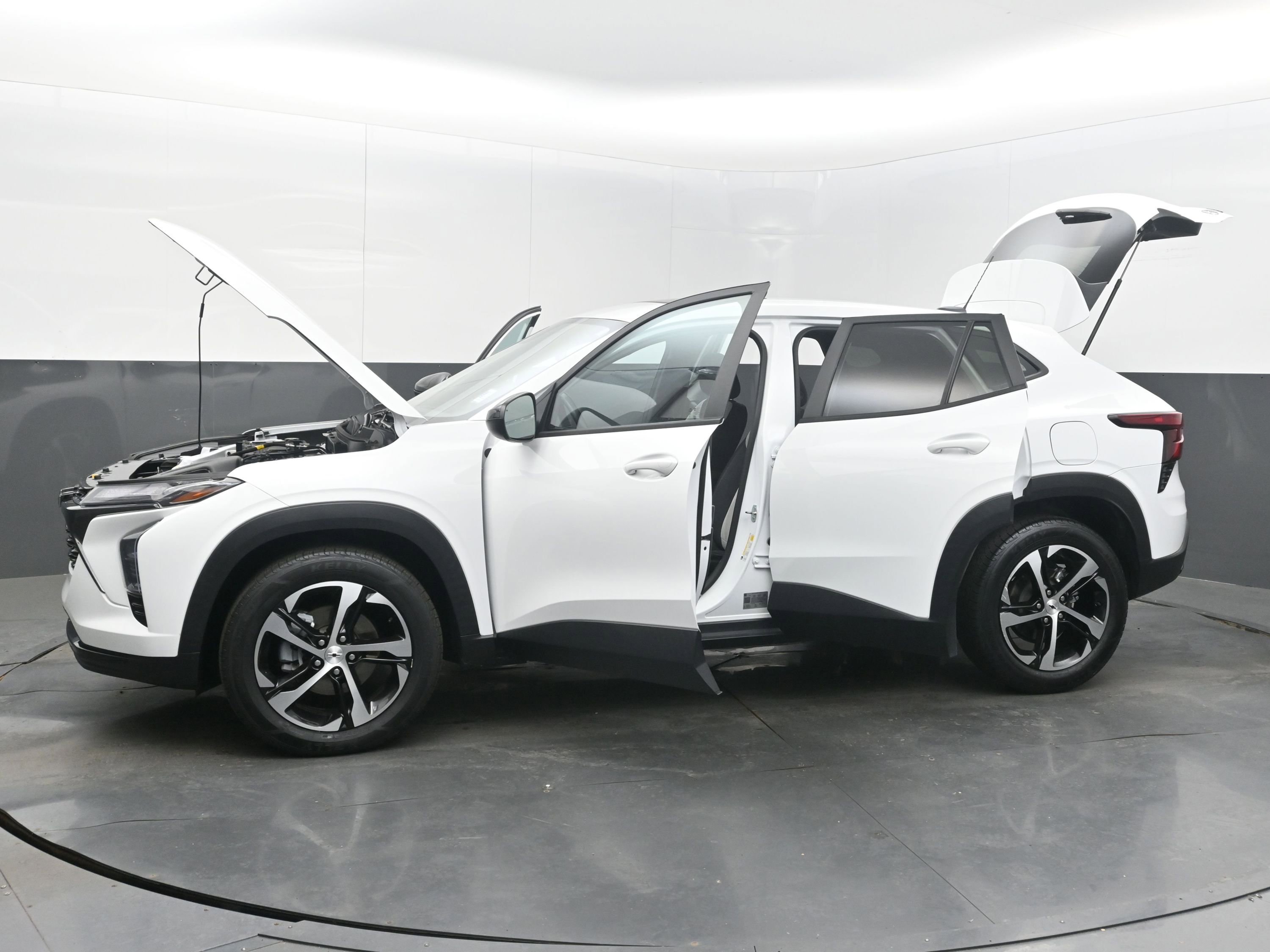 Used 2024 Chevrolet Trax RS w/ Sunroof Package image 42