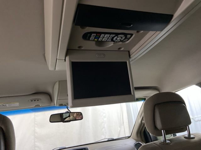 Used 2014 Chrysler Town & Country Touring FWD image 29