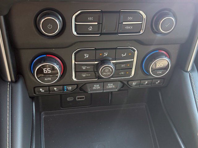 Used 2024 Chevrolet Tahoe Premier w/ Premium Package AWD/4WD image 22
