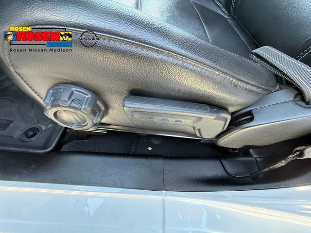 Used 2023 Jeep Wrangler Unlimited Sahara w/ Cold Weather Group AWD/4WD image 29