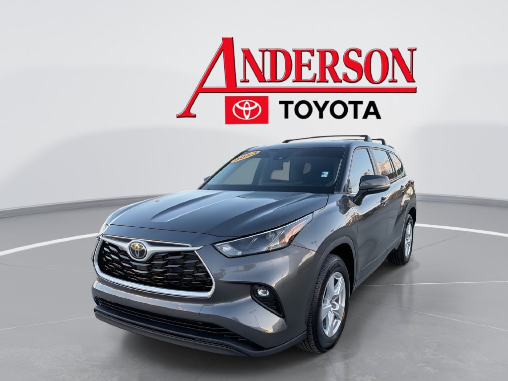 Used 2023 Toyota Highlander LE