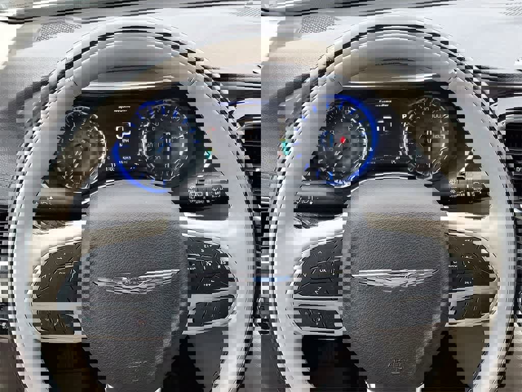 Used 2018 Chrysler Pacifica Limited image 20