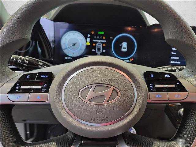 Used 2024 Hyundai Elantra SEL FWD image 12