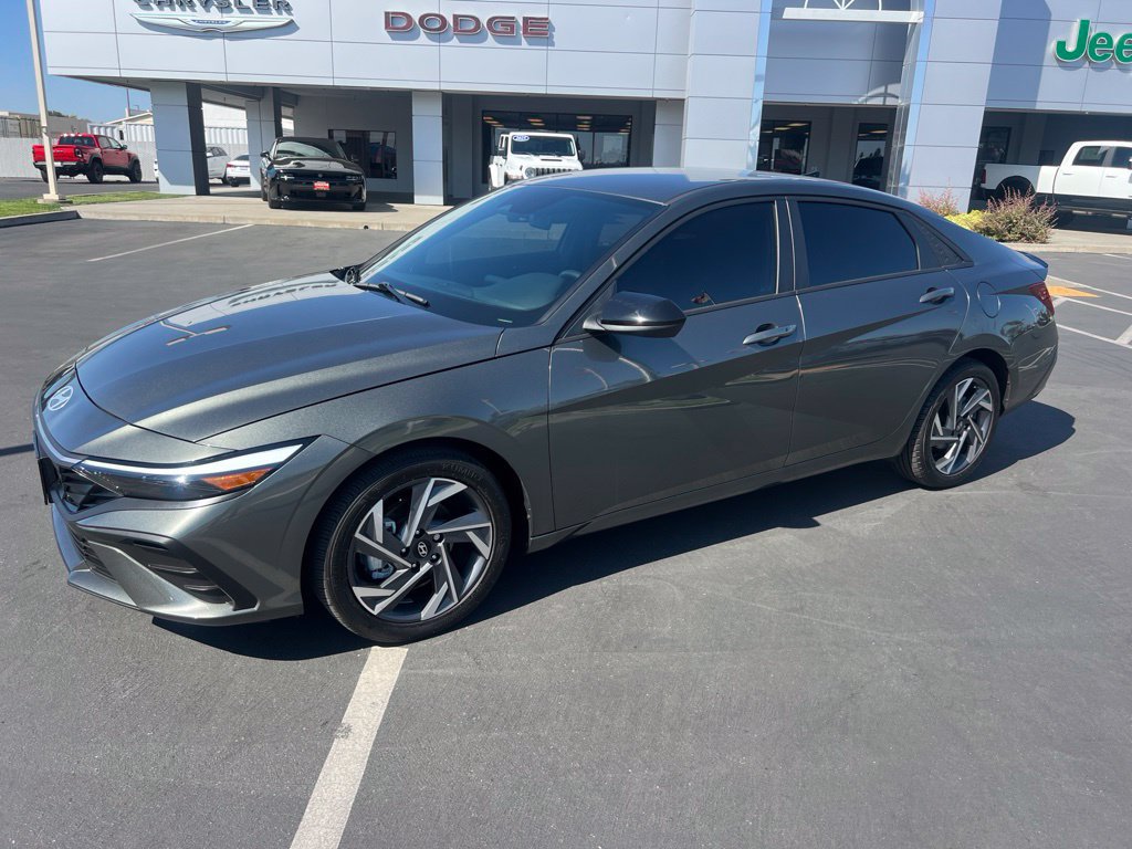 Used 2025 Hyundai Elantra Sport w/ Cargo Package FWD image 1