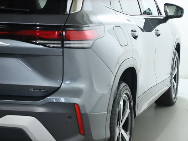Certified 2025 Volkswagen Tiguan SE AWD/4WD image 44