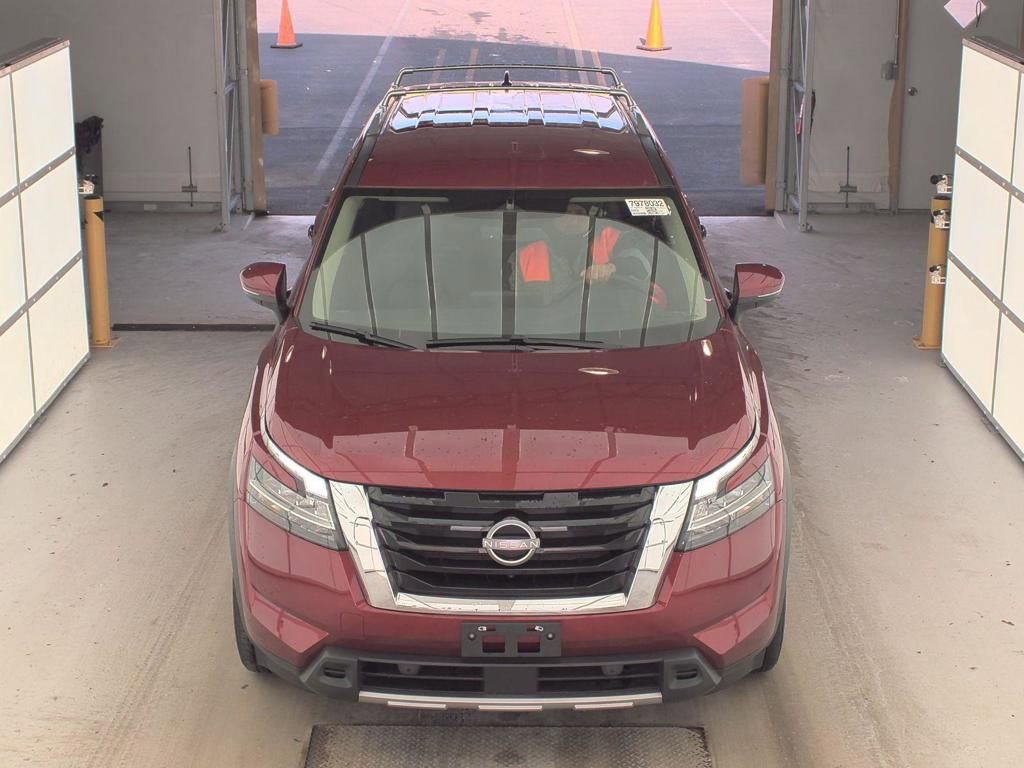 Certified 2024 Nissan Pathfinder SL image 3