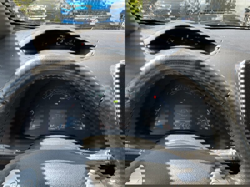 Used 2017 Nissan Leaf SV image 19