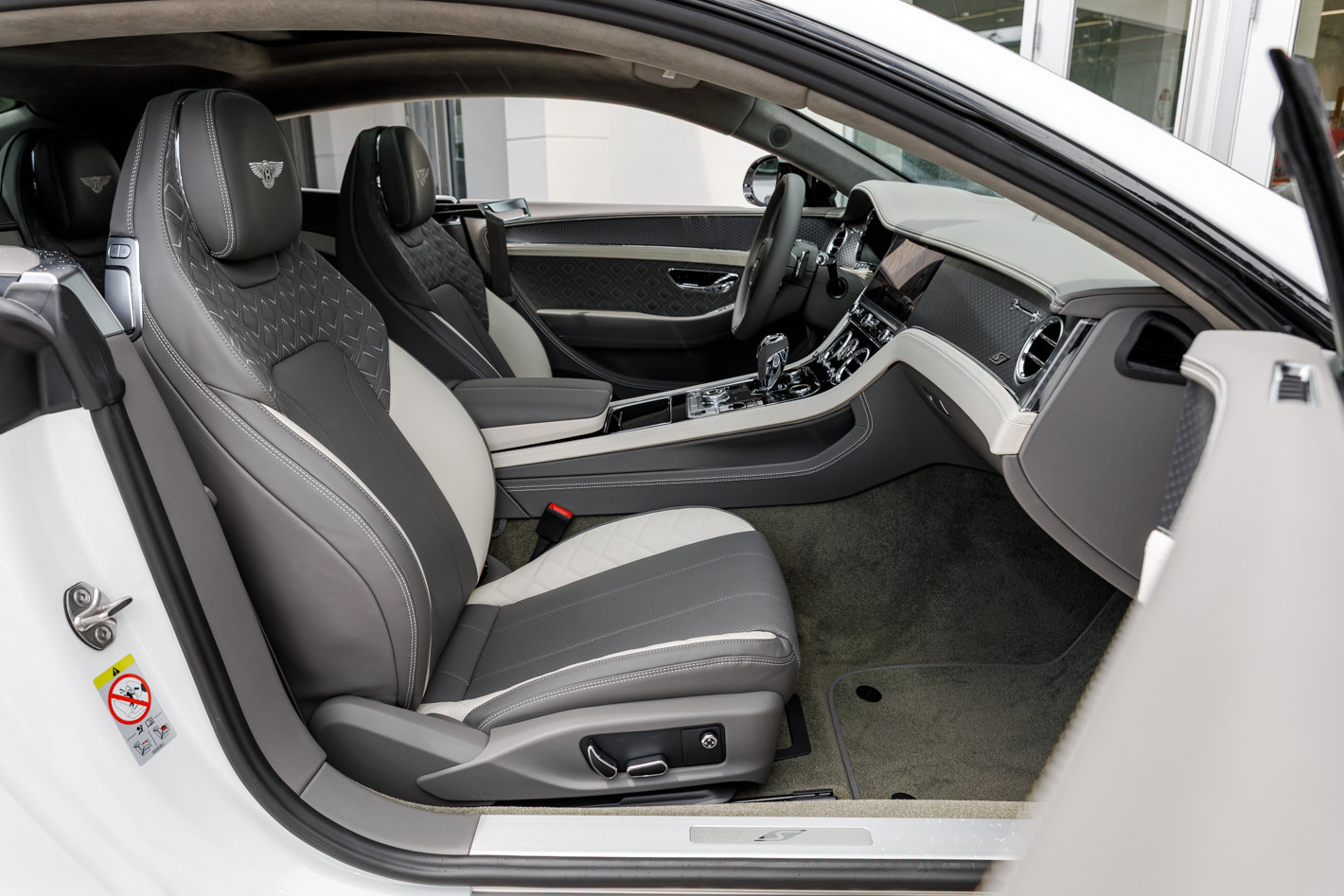 Used 2024 Bentley Continental GT V8 image 32