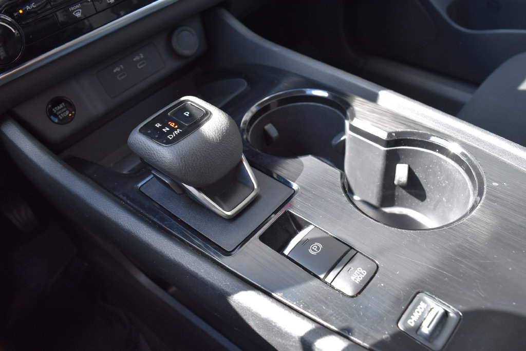 Used 2024 Nissan Rogue S FWD image 16