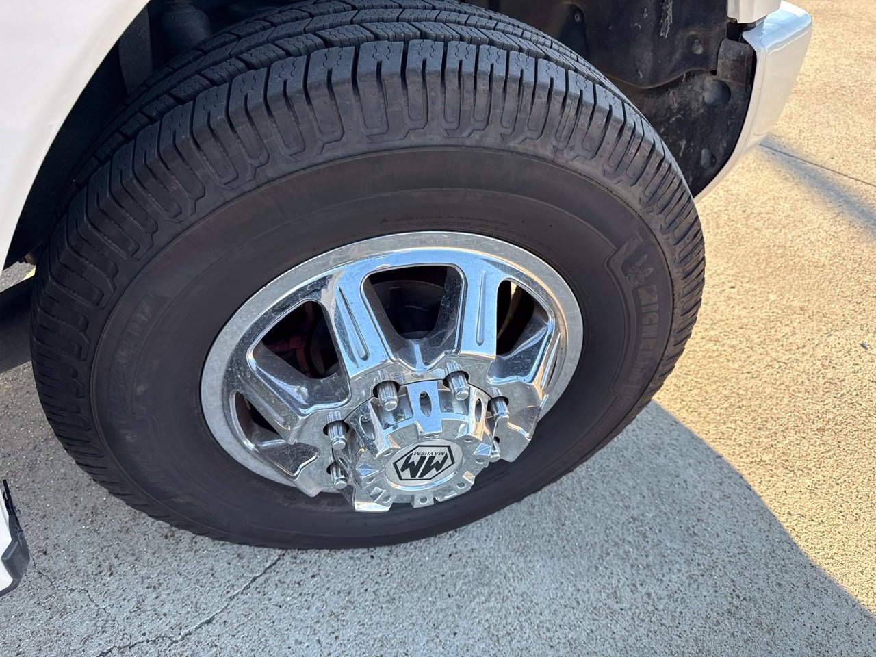 Used 2017 Ford F350 Platinum w/ Platinum Ultimate Package RWD image 15