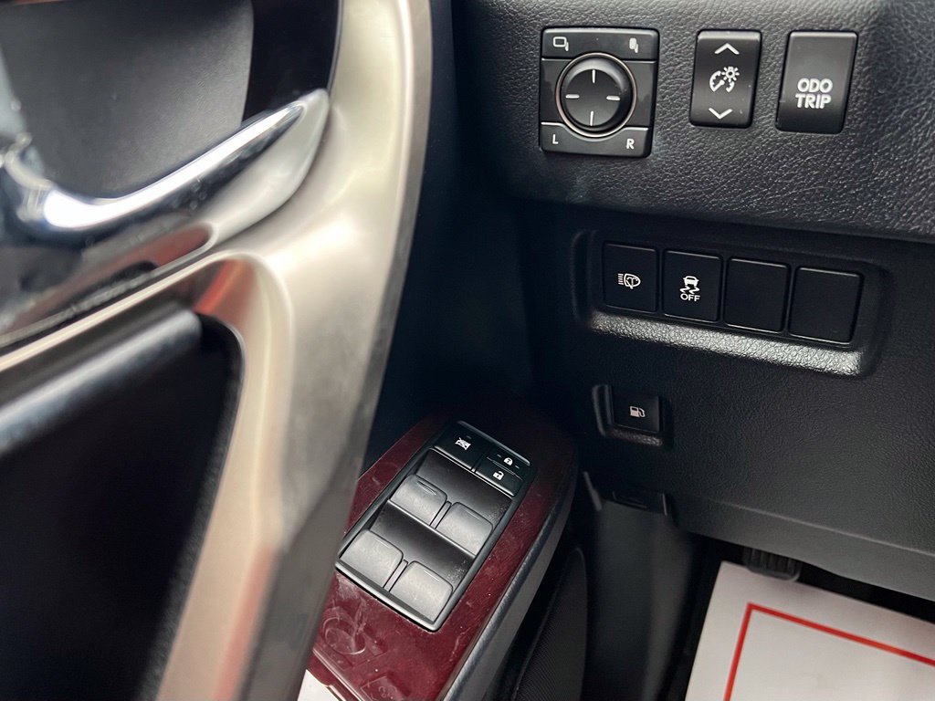 Used 2018 Lexus GX 460 Premium w/ Premium Package AWD/4WD image 19