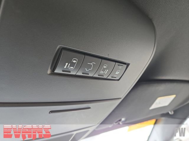 Used 2019 Dodge Grand Caravan SXT image 12