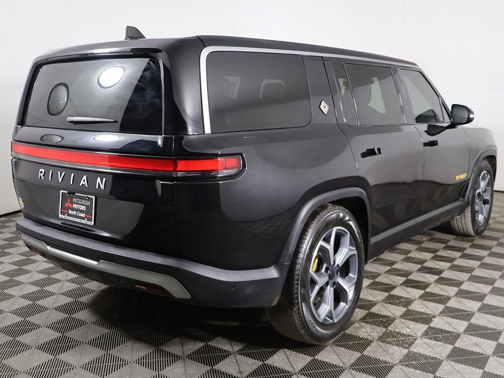 Used 2024 Rivian R1S Adventure image 13