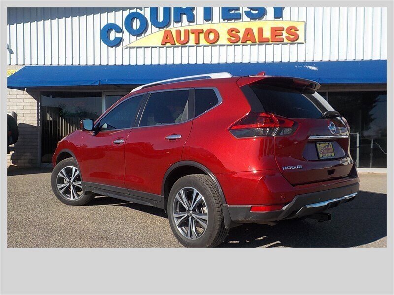Used 2019 Nissan Rogue SV w/ Premium Package image 5
