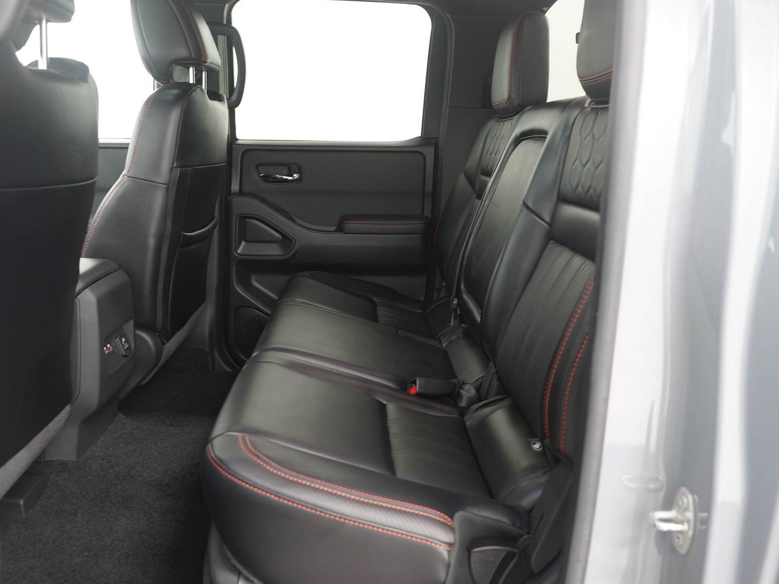 Used 2024 Nissan Frontier PRO-4X w/ Pro Premium Package image 16