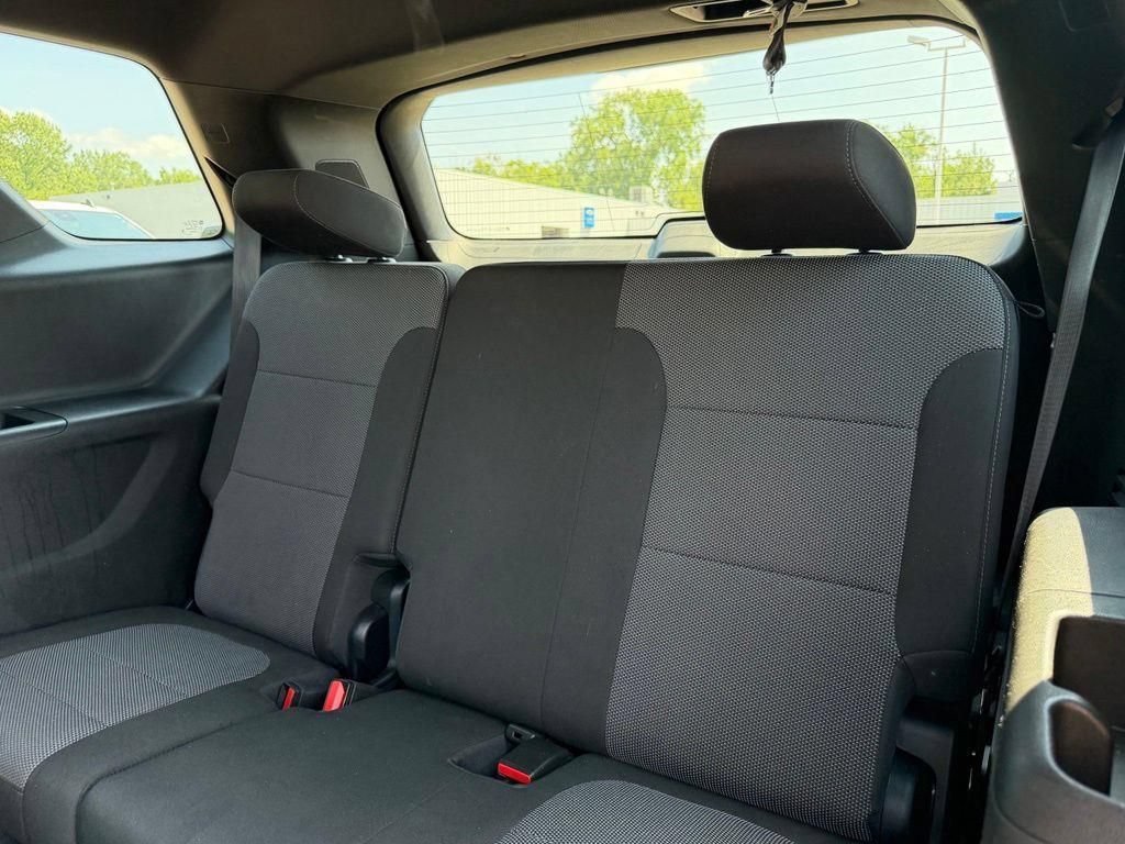 Used 2023 Chevrolet Traverse LT AWD/4WD image 24