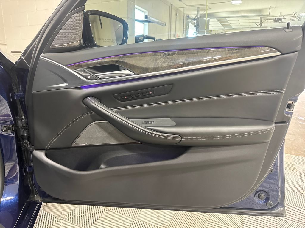 Used 2018 BMW 540i xDrive image 45