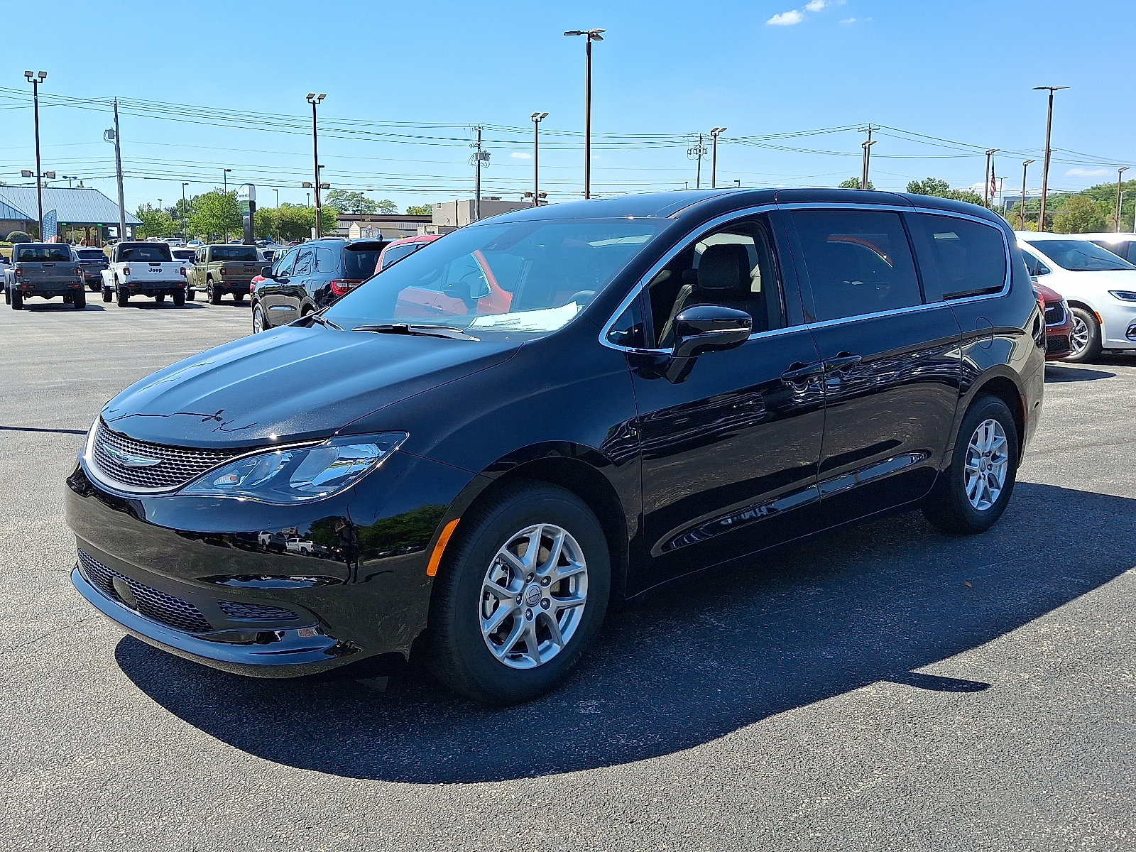 New 2026 Chrysler Voyager LX image 4