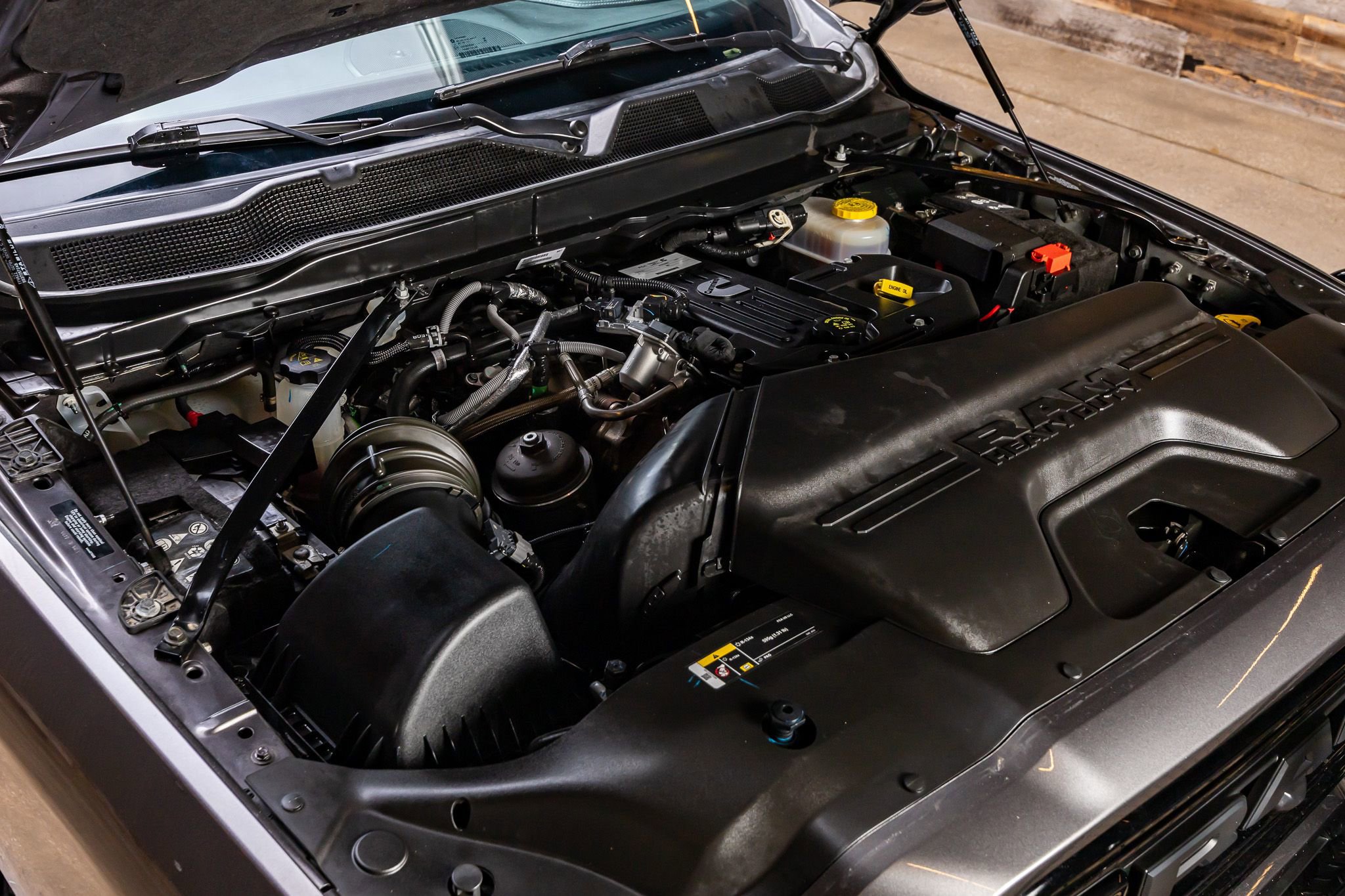 Used 2025 RAM 3500 Laramie AWD/4WD image 41