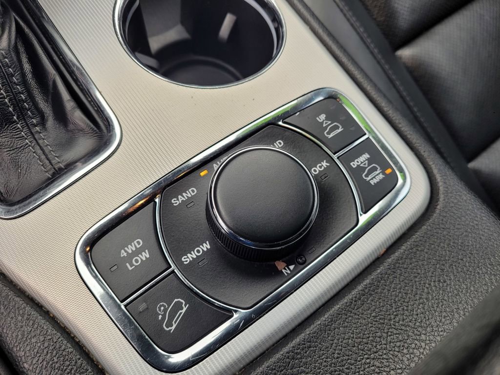 Used 2020 Jeep Grand Cherokee Summit w/ Platinum Series Group AWD/4WD image 18
