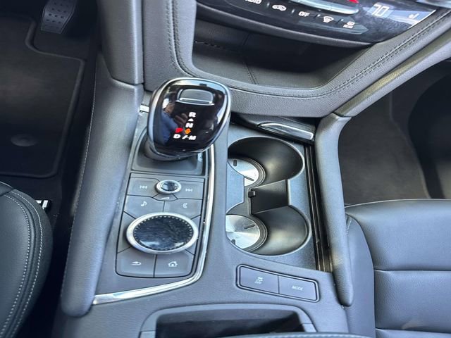 Used 2025 Cadillac XT6 Luxury image 24