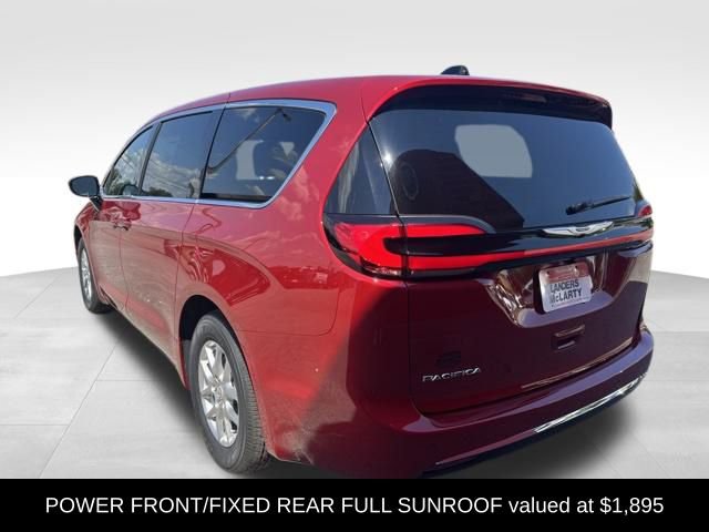 New 2026 Chrysler Pacifica Select image 5