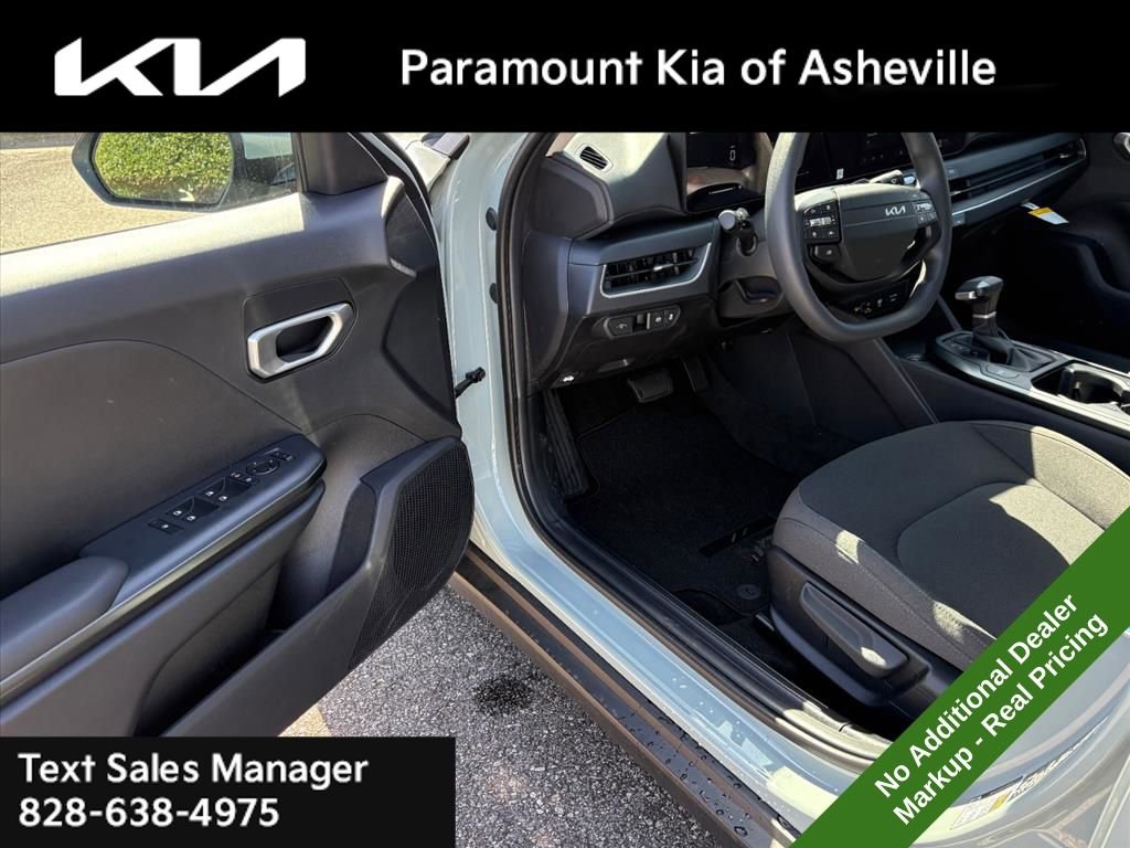 New 2026 Kia K4 FWD image 15