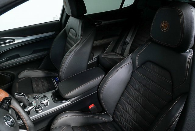 New 2025 Alfa Romeo Stelvio Sprint video 2