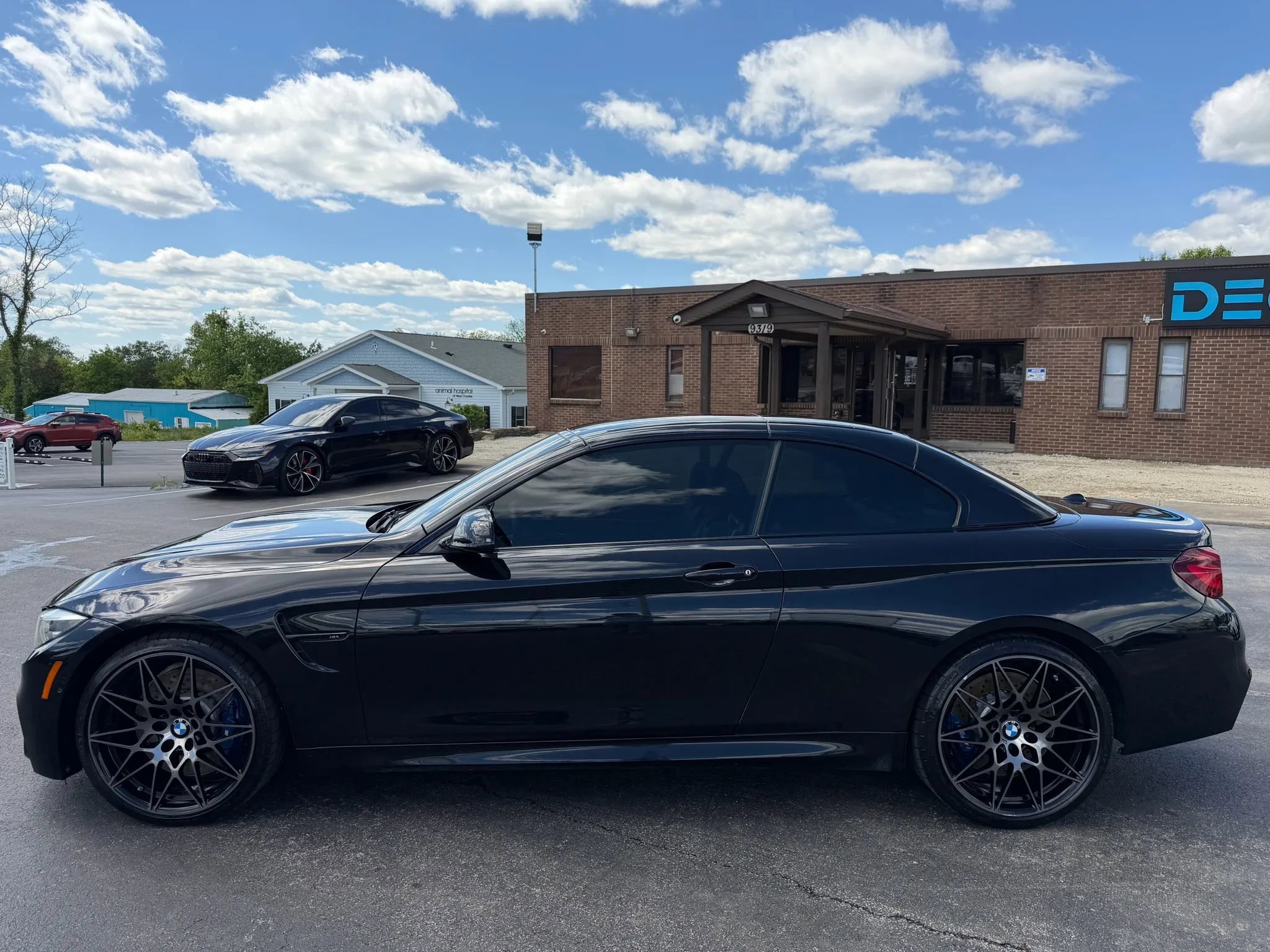 Used 2020 BMW M4 Convertible w/ Competition Package RWD image 43