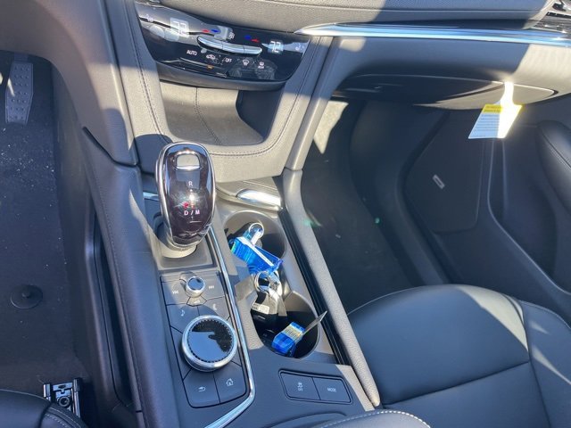 New 2025 Cadillac XT6 Luxury image 29