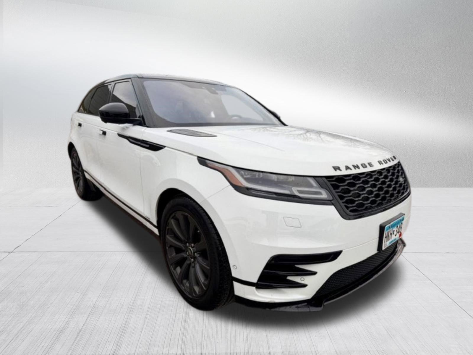 Used 2019 Land Rover Range Rover Velar R-Dynamic SE image 3