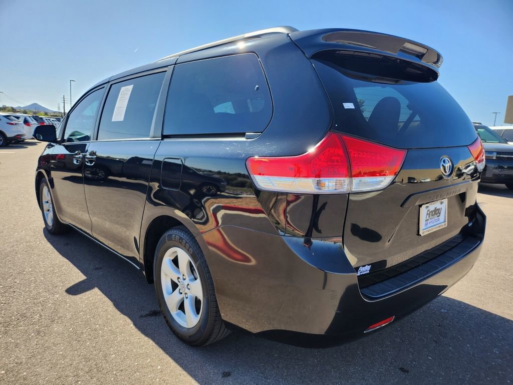 Used 2012 Toyota Sienna LE w/ Towing Pkg FWD image 6