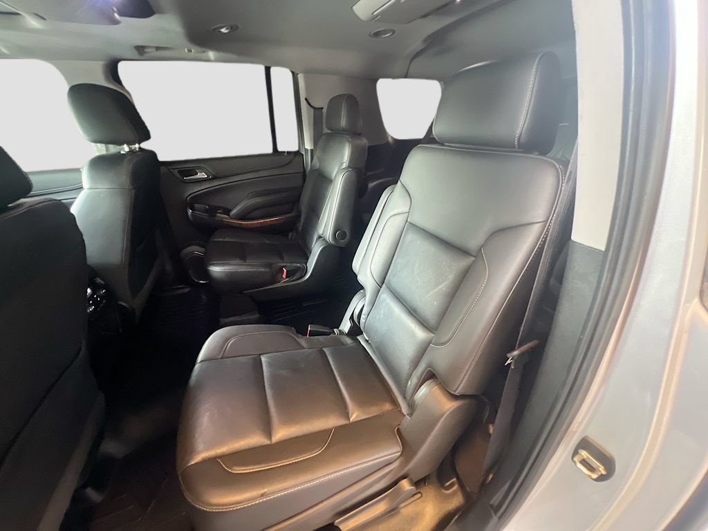 Used 2019 Chevrolet Suburban Premier AWD/4WD image 26