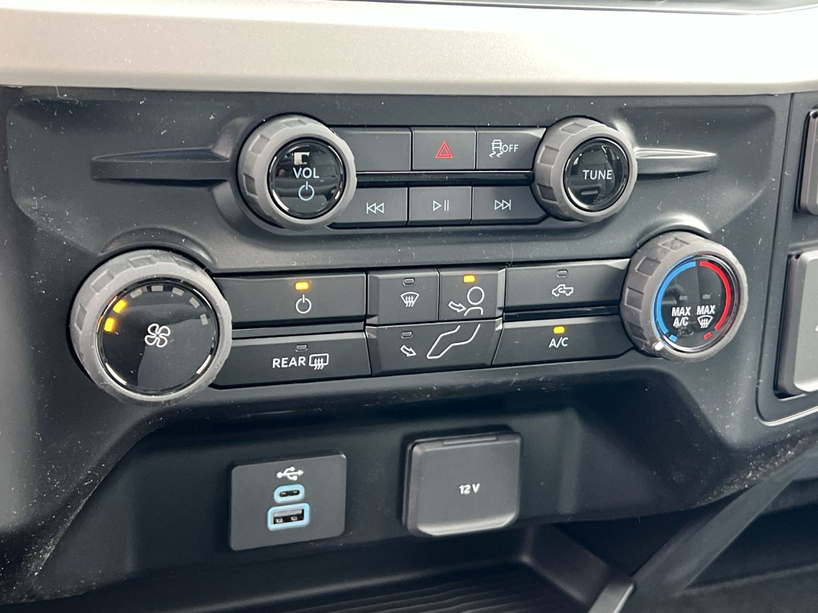 New 2026 Ford F250 XLT w/ FX4 Off-Road Package AWD/4WD image 20