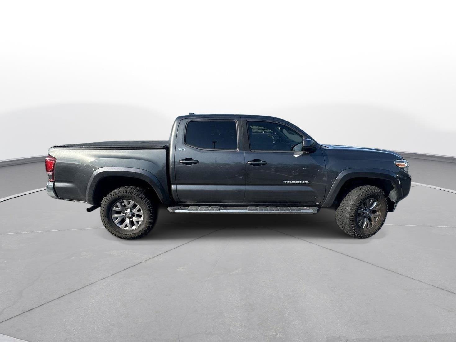 Used 2019 Toyota Tacoma SR5 RWD image 5