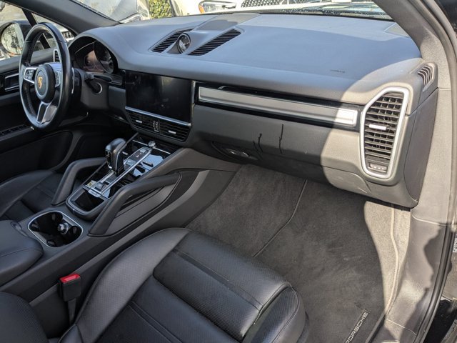 Used 2023 Porsche Cayenne Platinum Edition AWD/4WD image 18