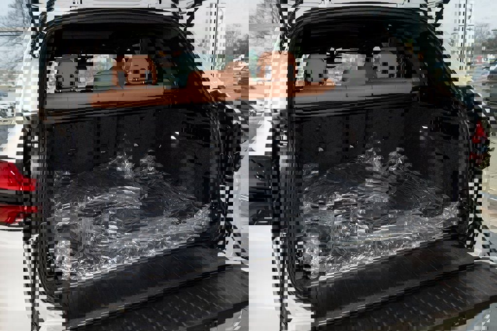 New 2026 BMW X5 xDrive50e w/ Premium Package image 11